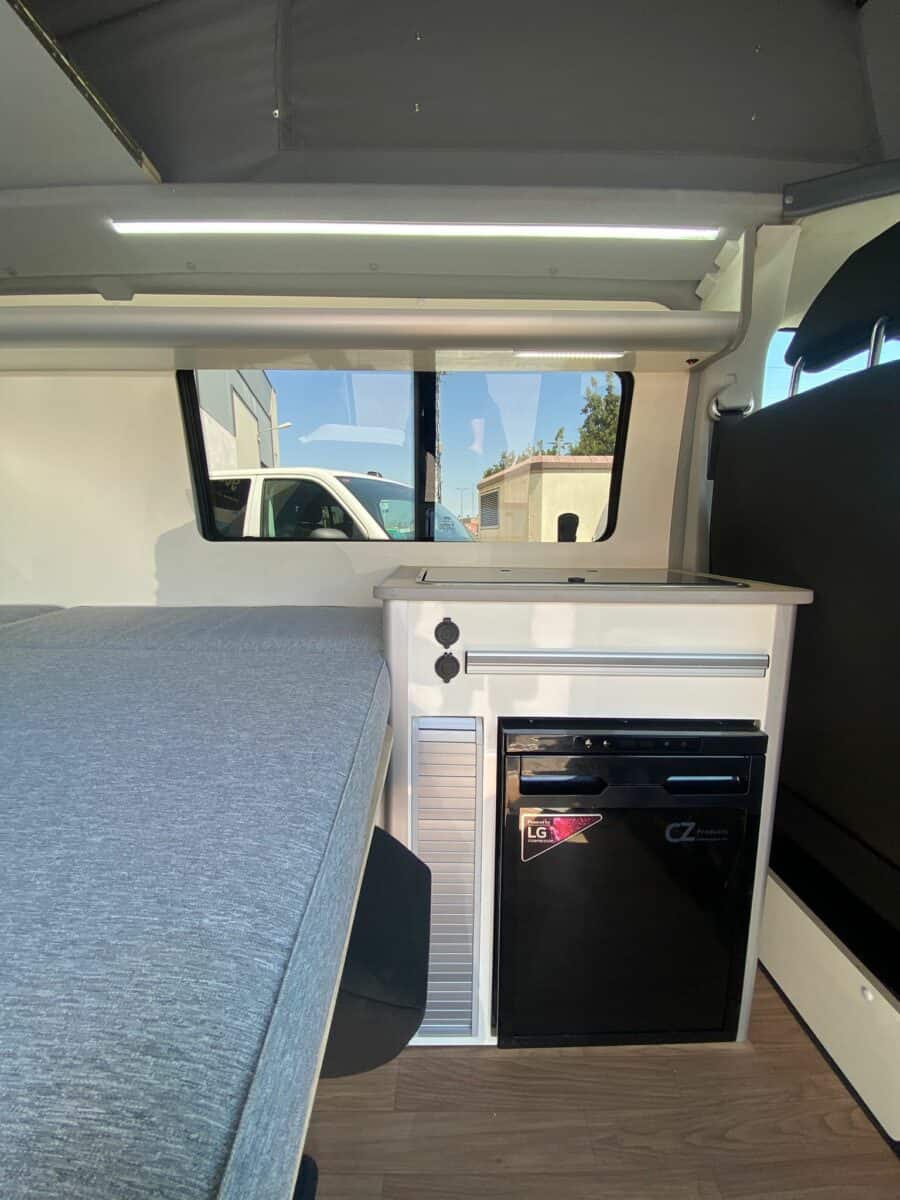 VW T6.1 Atlantic 5 plazas - Imagen 24