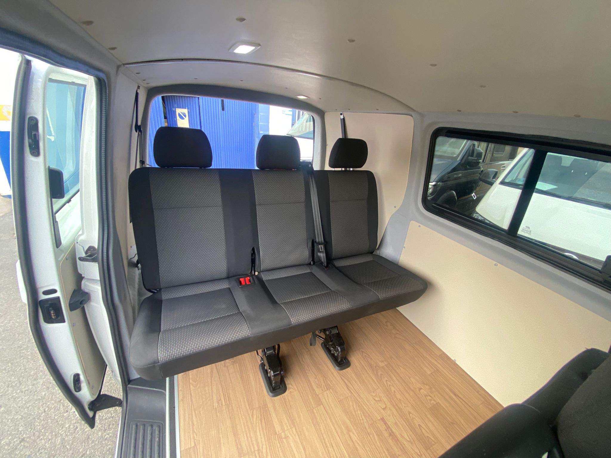 VW T6 TRANSPORTER MIXTA AUTOMATICO 150 CV - Imagen 13